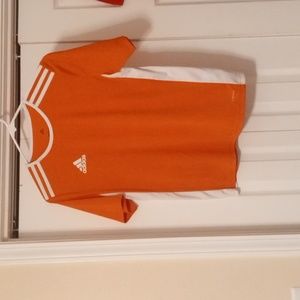 adidas T-shirt size large